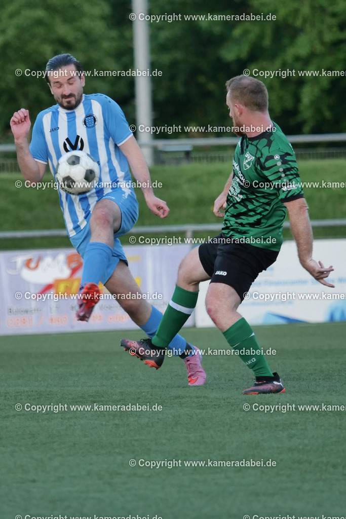 Fußball Kreispokal 25/26 Ü 32 : Spiel um Platz 3 : SV 08/29 Friedrichsfeld - SV Ringenberg AH  2 : 1 | Fußball Kreispokal 25/26 Ü 32 : Spiel um Platz 3 : SV 08/29 Friedrichsfeld - SV Ringenberg AH  2 : 1Spielort : Voerde Friedrichsfeld - Realisiert mit Pictrs.com