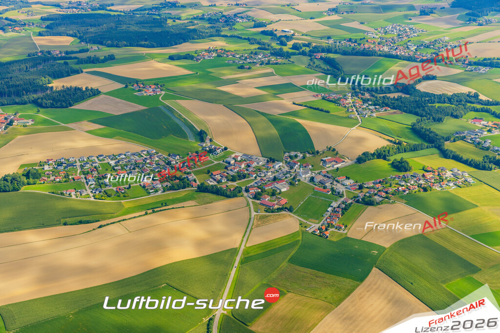 Luftaufnahme der Stadt Schildorn - Die Luftaufnahme wurde 2025 vom UL-Flugzeug heraus erstellt ( keine Drohne ) - Hochauflösende Luftaufnahme - für professionelle Ausdrucke geeignet. Die Geschenkidee !Mit Lizenz und Bildrechte bestellbar