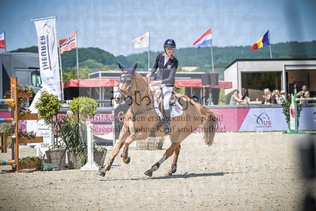 DOS_5139 | Entdecke hochwertige Reitturnierfotos von Foto Oger. Professionell, emotional und authentisch – jetzt Lieblingsmomente im Shop bestellen.Deutschlandweite Turnierfotografie. - Realisiert mit Pictrs.com