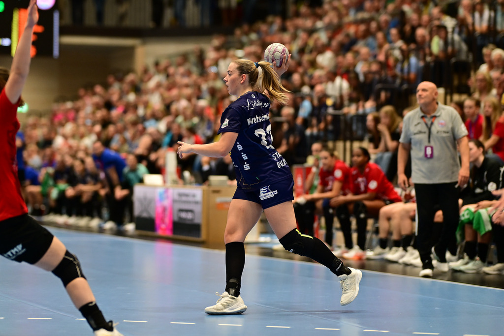 Handball I Frauen I Saison 2025-2026 I 1. HBF I 2. Spieltag I Buxtehuder SV - Thüringer SV | Der Sportfotograf. - Realisiert mit Pictrs.com