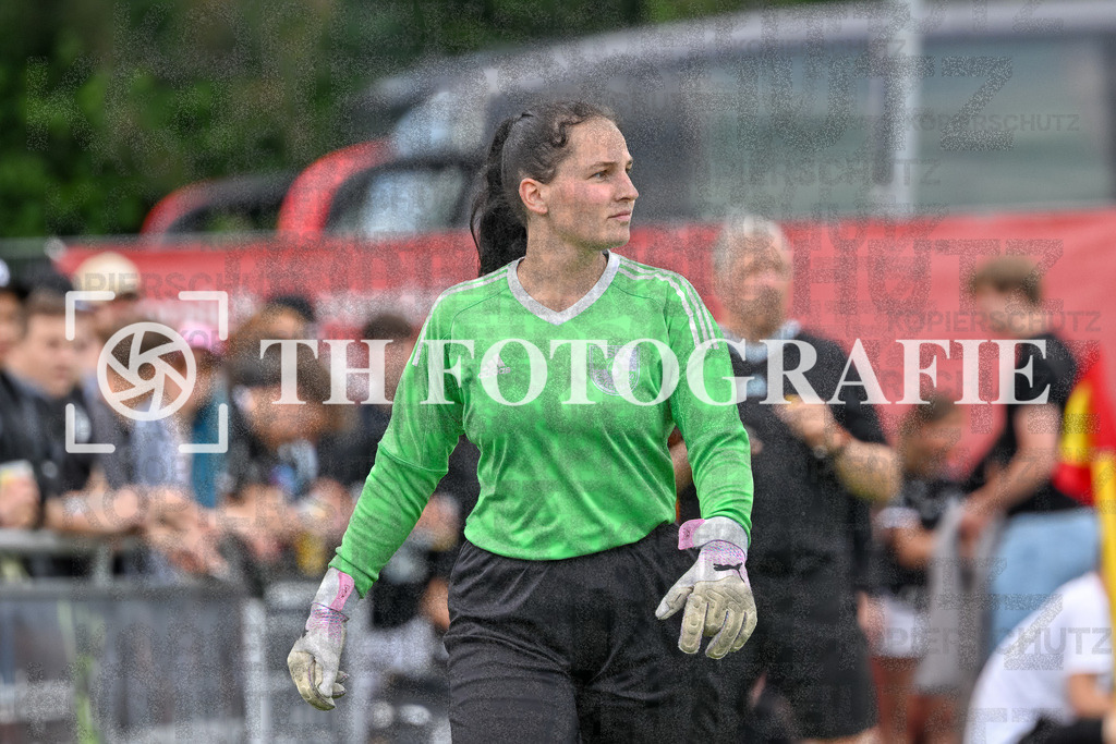 GER, FC Hauingen - SV Waldhaus, Frauen-Fussball, Rothaus Bezirkpokal, Finale, Saison 2024/2025, 29.05.2025 | Anna Stowasser (SV Waldhaus, #01)GER, FC Hauingen - SV Waldhaus, Frauen-Fussball, Rothaus Bezirkpokal, Finale, Saison 2024/2025, 29.05.2025Foto: TH Fotografie/Thomas Hess