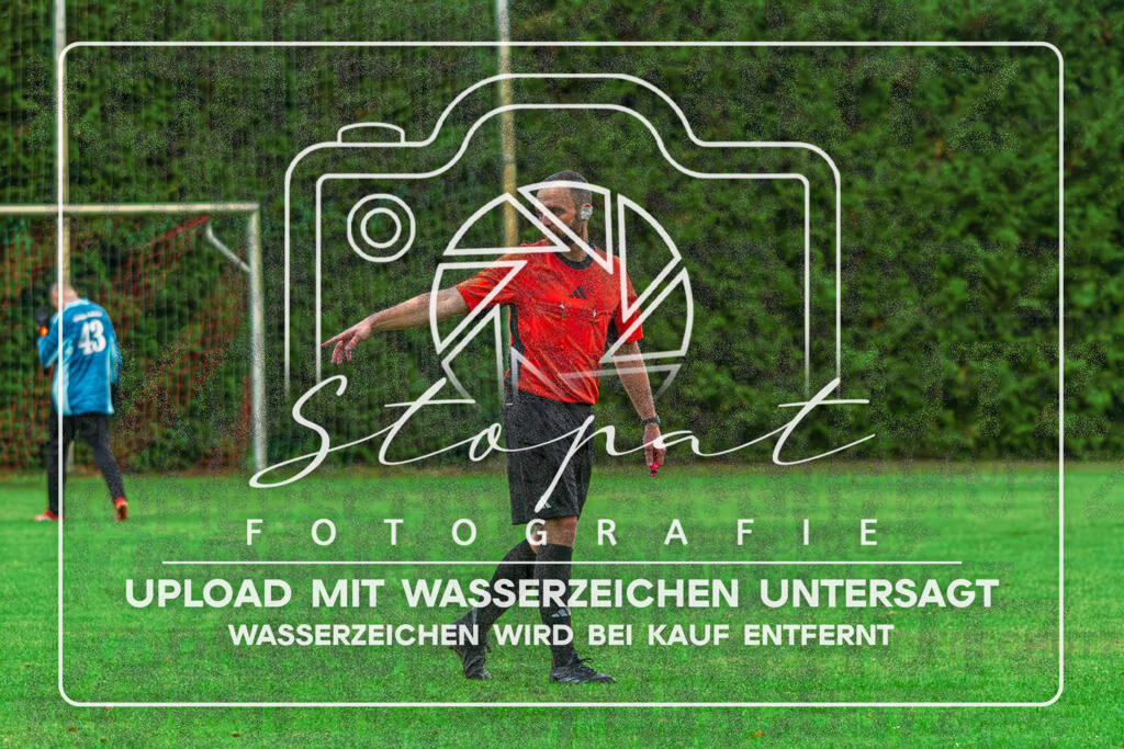 SGWFGFS-1058 | Max Pritzke beim Herren Kreisliga HK Spiel zwischen SG Schulern/Wintermoor und FG Fulde-Stellichte im Stadion Wintermoor, Schneverdingen (Simon Paul Stopat) - Realisiert mit Pictrs.com