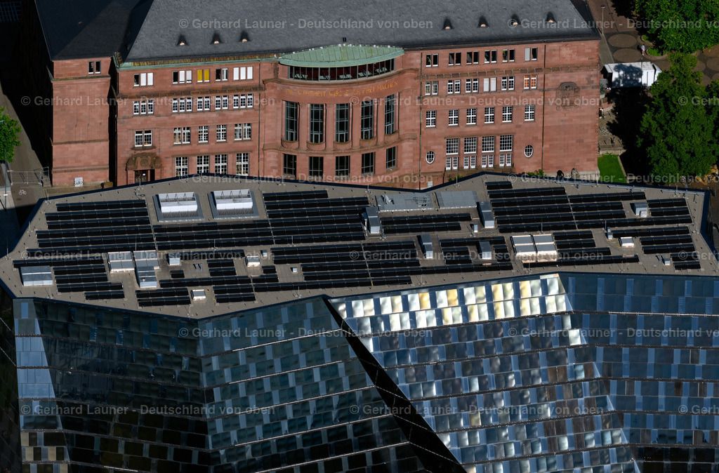 4034145 | FREIBURG IM BREISGAU 30.06.2020 Bibliotheks- Gebäude der Universitätsbibliothek Freiburg am Platz der Universität in Freiburg im Breisgau im Bundesland Baden-Württemberg, Deutschland. Weiterführende Informationen bei: Degelo Architekten BSASIA AG,  EGS-plan Ingenieurgesellschaft für Energie-, Gebäude- und Solartechnik mbH,  Landesbetrieb Vermögen und Bau Baden-Württemberg. // Library Building of Universitaetsbibliothek Freiburg on Platz of Universitaet in Freiburg im Breisgau in the state Baden-Wuerttemberg, Germany. Further information at: Degelo Architekten BSASIA AG,  EGS-plan Ingenieurgesellschaft fuer Energie-, Gebaeude- und Solartechnik mbH,  Landesbetrieb Vermoegen und Bau Baden-Wuerttemberg. Foto: Gerhard Launer