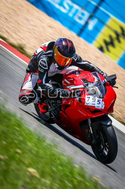0795-260527NBR-014_795 | Deine Full-Service-Agentur für ✔️Videoproduktionen und ✔️Motorsportfotografie Jetzt Angebot anfragen!