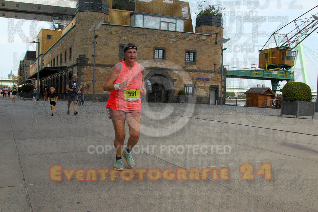 250920_1335_EV4_6172 | Sportfotografie im Rhein-Sieg Kreis, Köln, Bonn, NRW, Rheinland Pfalz, Hessen, etc. Unser Tätigkeitsfeld umfasst den Laufsport vom Volkslauf über den Marathon, Duathlon, Triathon bis zum Ultralauf wie Kölnpfad Ultra oder Schindertrail.