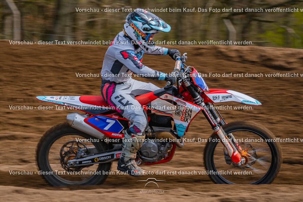 04_13_Bensdorf_Ladies-2673 | Sportfotografin aus Berlin-Brandenburg mit Fokus auf Motocross. Ich halte deine sportliche Leistung und echte Emotionen auf und neben der Strecke professionell fest. Entdecke die Fotos von deinem Rennen und bestelle sie direkt hier im Shop.