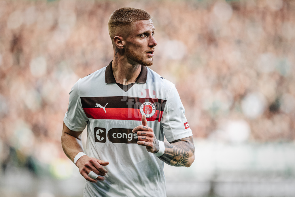 Fußball | Männer | Saison 2025/2026 | 1. Fußball-Bundesliga | 6. Spieltag | SV Werder Bremen vs. FC St. Pauli | 04.10.2025 | Louis Oppie (#23, FC St. Pauli)