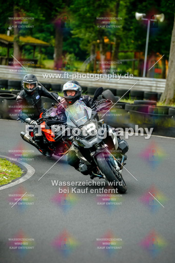 VBK-3981 | Hier findet Ihr Bilder von Touristenfahrten auf der Nürburgring Nordschleife oder von anderen Veranstaltungen die ich besucht habe. Viel Spass beim Durch Schauen 