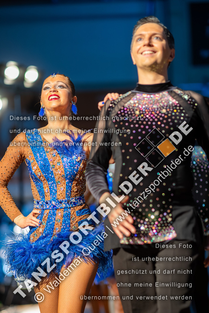 20260322-00881 | Hier finden Sie Tanz Bilder vom Latein und Standard Formationen tanzen. Sportbilder vom Tanzsport. Schöne Fotos und von Weltmeisterschaft, Europameisterschaft, Bundesliga, Regionalliga, Oberliga und Landesliga sowie von GOC Stuttgart, DanceComp, WM Bremen