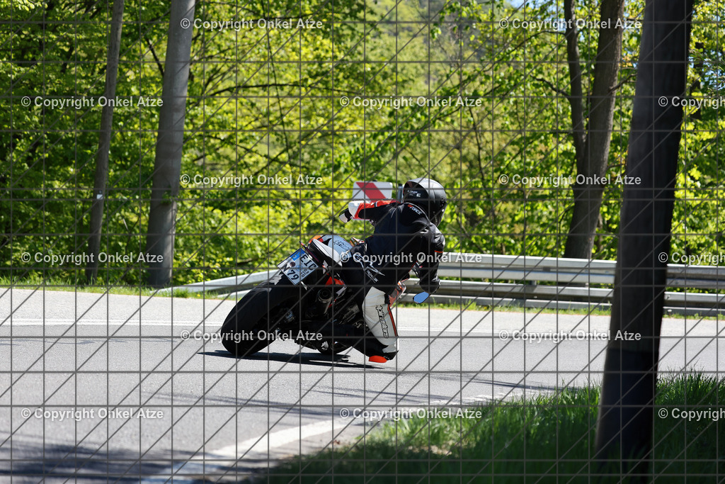IMG_9379 | Fotograf am Kyffhäuser. Onkel Atze. Kyffhäuser Rennstrecke. Café36. Motorsportfotografie. - Realisiert mit Pictrs.com