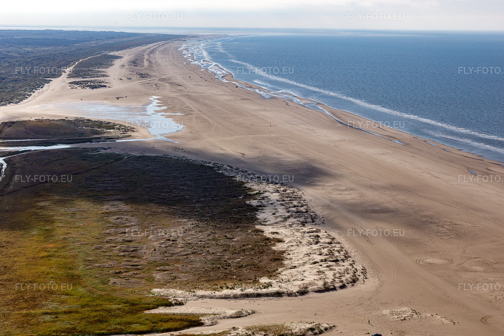 Vue aérienne: Vue de la ville à Fanø dans le département Syddanmark, Danemark. Photo: IMG_118607.jpg prise le 21/09/2019 par Werner Riehm/FLY-FOTO.eu – Résolution de l'original: 5285 x 3523 px