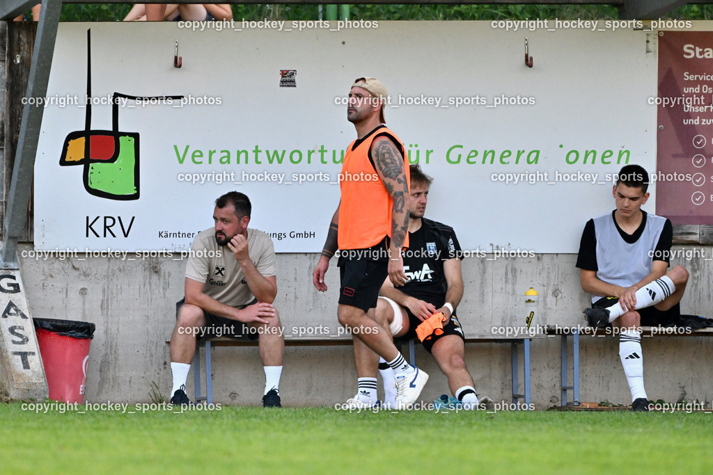 SV Arnoldstein vs. URC Thal Assling | Spielerbank Thal Assling, Headcoach Thal Assling Denis Kerrniqi, SV Arnoldstein vs. URC Thal Assling, SV Arnoldstein vs. URC Thal Assling am 09.08.2025 in Arnoldstein (Waldparkstadion Arnoldstein), Austria, (Photo by Bernd Stefan)