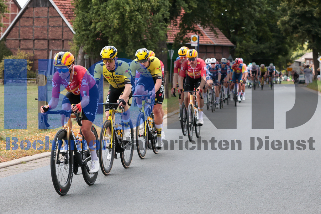 SES_DEUTOU20250821-61 | bond - Realisiert mit Pictrs.com