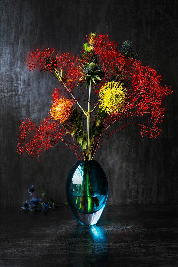 Les Fleurs du Mal | Stillleben, Blumenstrauß mit Disteln - Realisiert mit Pictrs.com