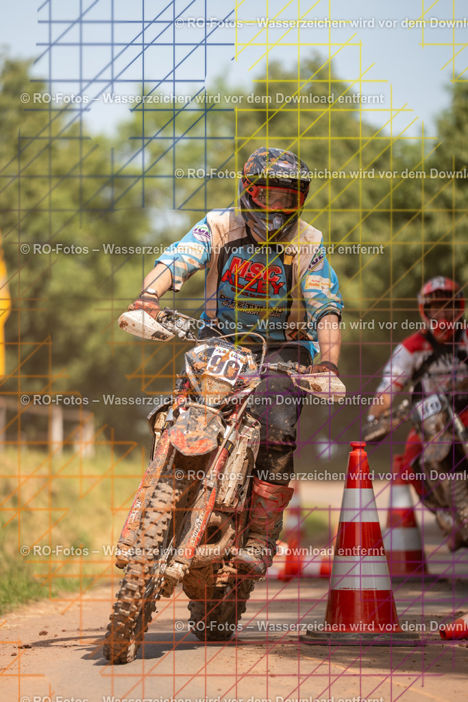Wolfshausen 4 Lauf -1671 | Sportfotografie von RO-Fotos: Motorsport, Motocross, Enduro, Laufveranstaltungen und Triathlon. Professionelle Fotos von Sportlern und Events. - Realisiert mit Pictrs.com