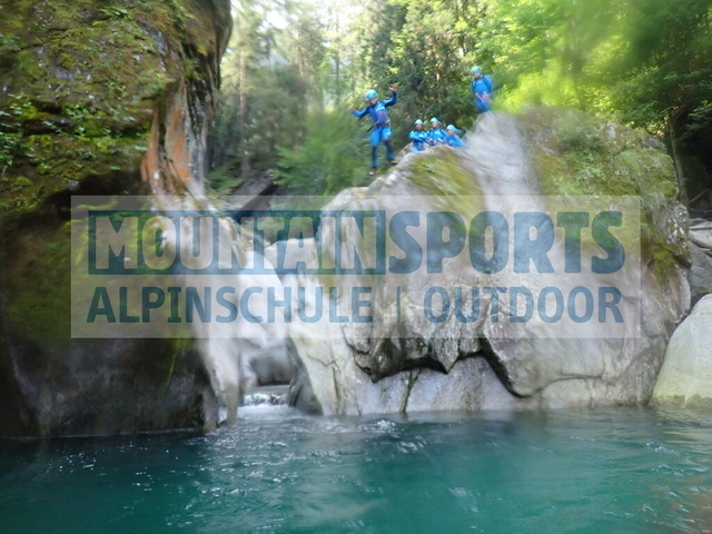 P7310144 | Bestelle die Bilder deines Berg- oder Wasser-Abenteuers mit Mountain Sports bequem von zu Hause aus direkt über unseren Online Fotoshop von pictrs.com. - Realisiert mit Pictrs.com