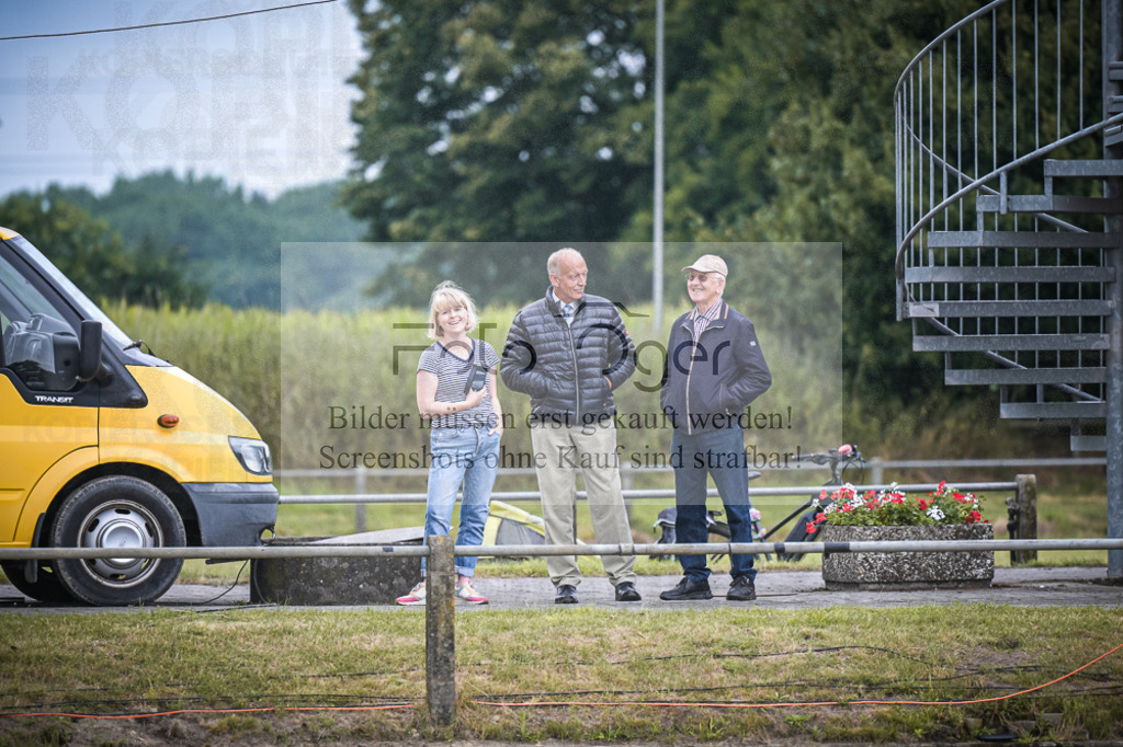 DOS_3276 | Entdecke hochwertige Reitturnierfotos von Foto Oger. Professionell, emotional und authentisch – jetzt Lieblingsmomente im Shop bestellen.Deutschlandweite Turnierfotografie. - Realisiert mit Pictrs.com