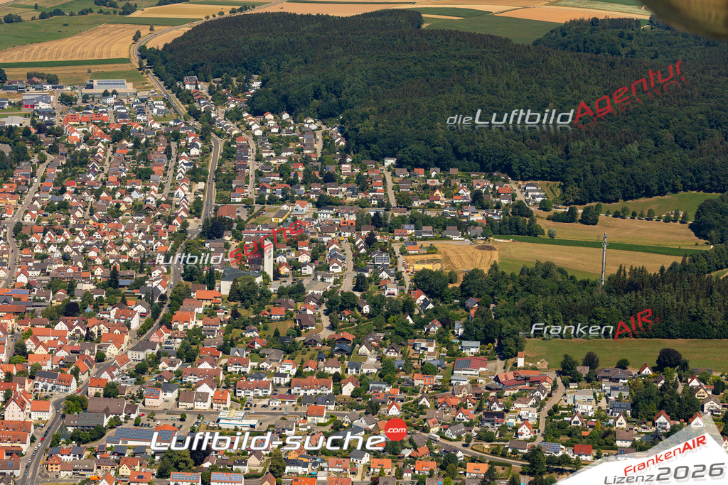 Das Luftbild der Stadt Krumbach wurde 2022 vom Flugzeug heraus erstellt (keine Drohnen-Aufnahmen) Aufnahmehöhe ca.450 Meter- hohe Bildauflösung und Druck-Qualität. Garantiert!