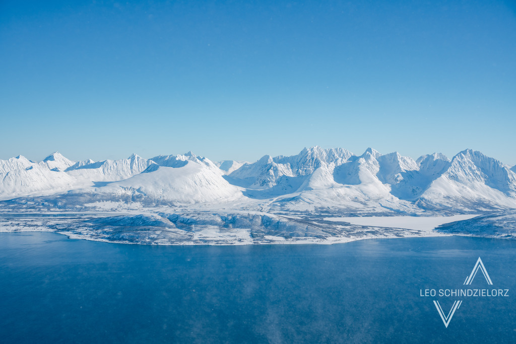 Fotografie_Leo_Schindzielorz_NO_Winter_Tromso_Ullstinden_20230317_A7400021_org | Atmosphärische Landschaftsbilder & Drohnenaufnahmen aus dem Allgäu, Tirol, Südtirol & der Schweiz – ideal für Leinwanddrucke & zur stilvollen Raumgestaltung. - Realisiert mit Pictrs.com