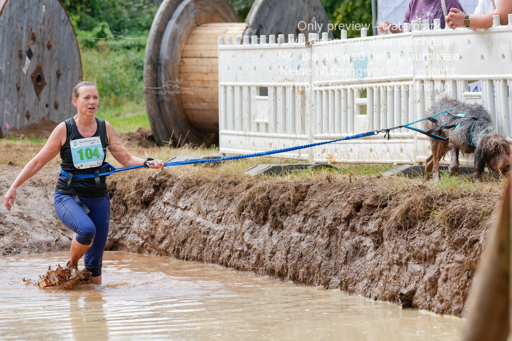 Schlamm_mit_Hund (105 von 460) | stephaniefillaphotographie - Realisiert mit Pictrs.com