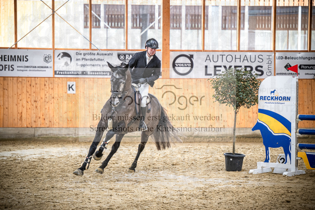 DOS_2423 | Entdecke hochwertige Reitturnierfotos von Foto Oger. Professionell, emotional und authentisch – jetzt Lieblingsmomente im Shop bestellen.Deutschlandweite Turnierfotografie. - Realisiert mit Pictrs.com