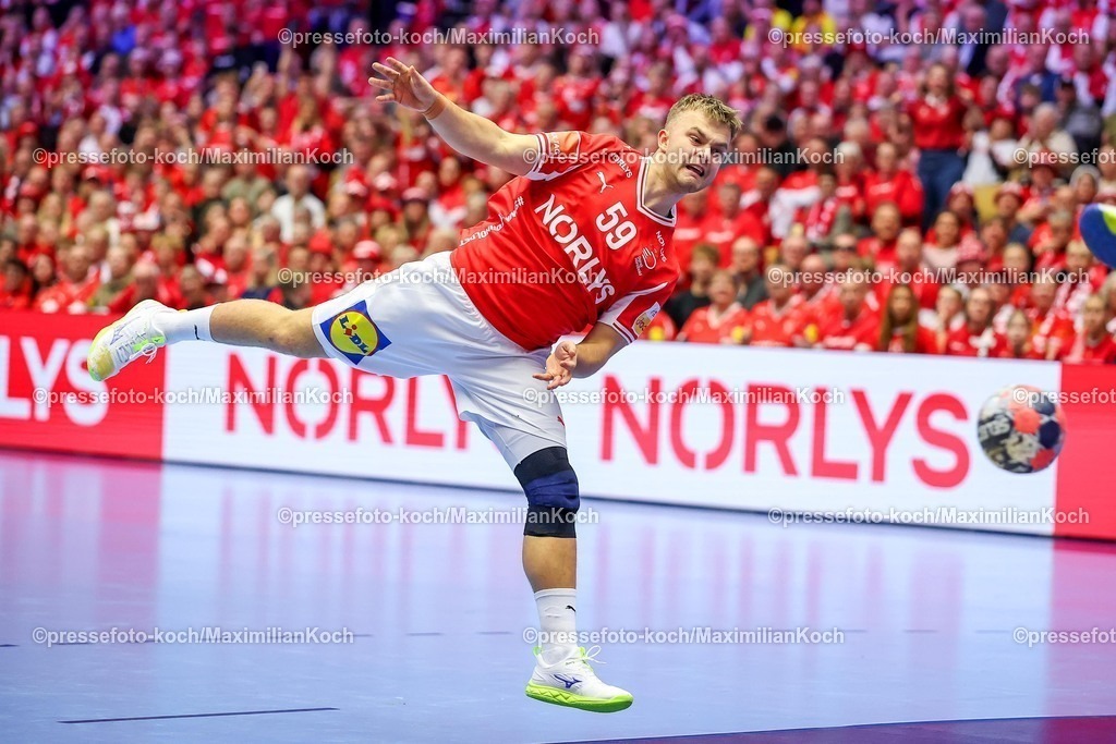 EHF16012602082 | 16.01.2026, Handball, Men's EHF EURO 2026, Dänemark - Nordmazedonien, Jyske Bank Boxen in Herning, Dänemark, Preliminary Round:  Mads Svane Knudsen (Denmark #59) 