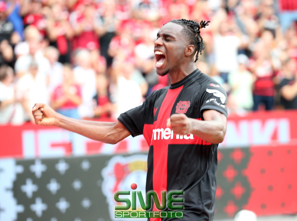 1.Fussball-Bundesliga  :    Bayer 04 Leverkusen--RB Leipzig   1.Spltg. | 19.08.2023; Fussball; GER;  Saison 2023/2024 ; 1.Bundesliga;  1.Spieltag. : 
 Bayer 04 Leverkusen -- RB Leipzig  :    jubel bei Jeremie Frimpong (30/B04)
nach dem 3:1.
DFL REGULATIONS PROHIBIT ANY USE OF PHOTOGRAPHS AS IMAGE SEQENCES AND/OR QUASI-VIDEO. - Realisiert mit Pictrs.com
