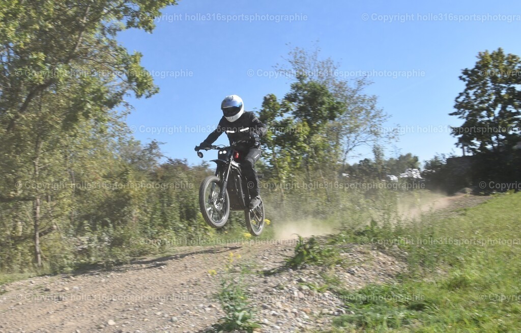 DSC_0118 | Sportfotografie , Motorsport, Motoross, Reitsport, Mointainbike, Enduro,
Landschaft , Outdoor, Eventfotografie, Landschaft, Bilder online bestellen - Realisiert mit Pictrs.com