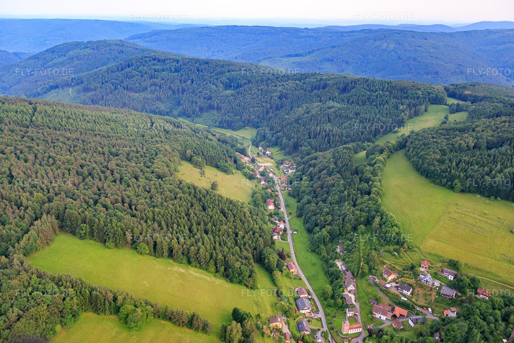 Luftbild: Brombacher Straße im Ortsteil Brombach in Eberbach im Bundesland Baden-Württemberg in Deutschland. Foto: IMG_089515.jpg vom 10.06.2016 durch Werner Riehm/FLY-FOTO.de