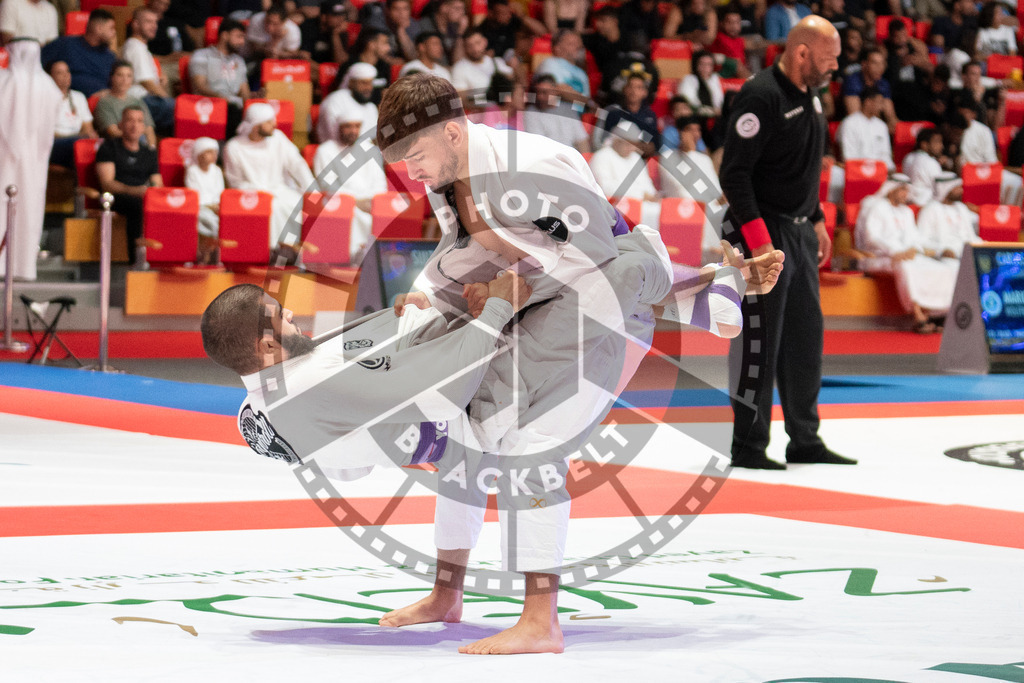 20231109PBB5161 | Fighters compete during the AJP World Professional Championship in the Mubadala Arena in Abu Dhabi, Arab United Emirates, on November 9, 2023.
