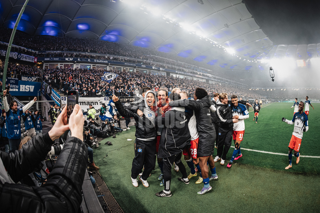 Fußball | Männer | Saison 2025/2026 | 1. Fußball-Bundesliga | 13. Spieltag | Hamburger SV vs. SV Werder Bremen | 07.12.2025 | Torjubel Yussuf Poulsen (#15, HSV)