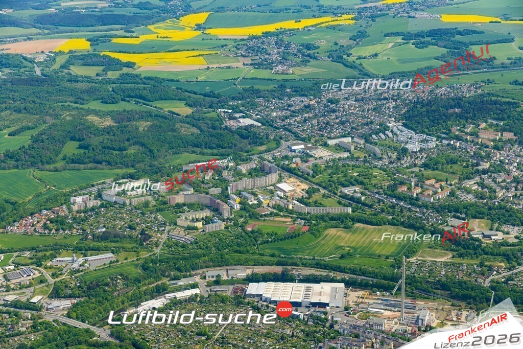 Die Luftaufnahme Chrieschwitz - Plauen wurde 2022 vom Flugzeug aus (keine Drohne) erstellt. Hohe Auflösung -für große Poster und Wandbilder geeignet - Garantiert!