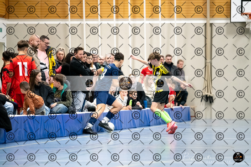 20251122_20251122_FCR-Hallenturnier-D-1_008-60 | Sport und Naturfotografie von Roberto Esposito zeigt echte Momente Bewegung und die Schönheit der Natur. Ausdrucksstarke Bilder schaffen Emotionen.