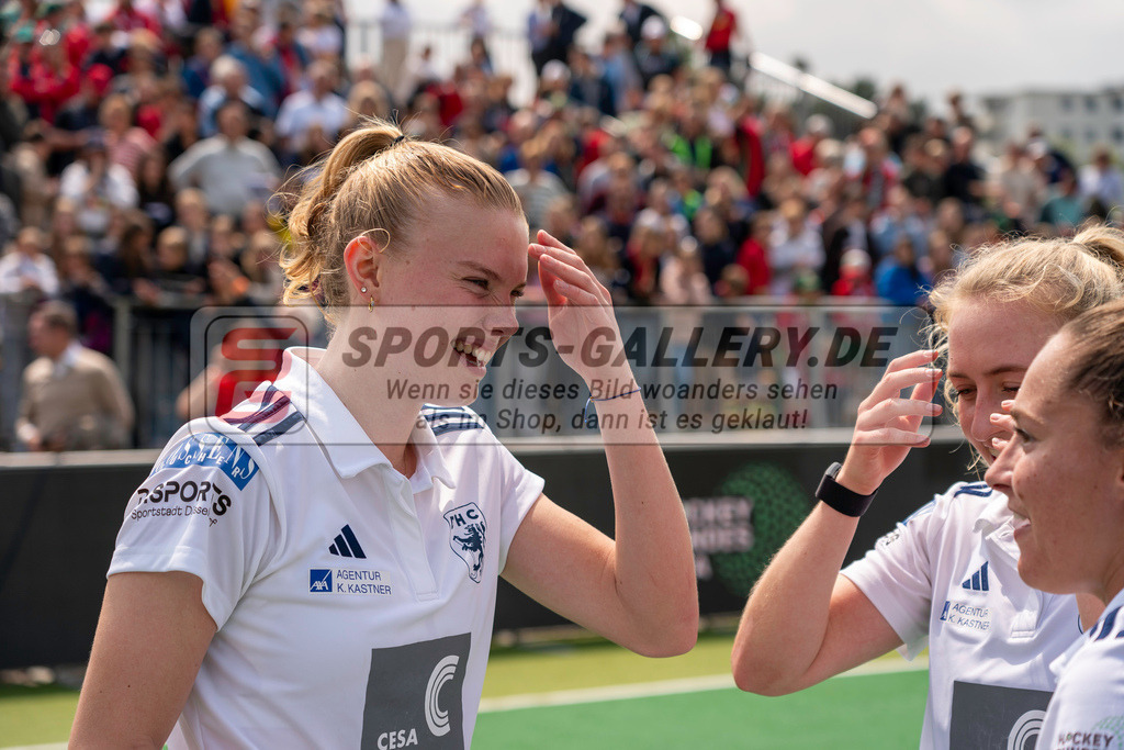 Final4_20240519-1308-0008 | Bonn, Deutschland, 19.05.2024:  in Aktion waehrend des Spiels der Deutsche Feldhockey-Meisterschaften 2024 zwischen Final 4 Damen Finale Düsseldorfer HC - Mannheimer HC im Bonner THV am 19.05.2024 in Bonn, Deutschland. (Foto von Stephan Fehrmann)

Bonn, Germany, 19.05.2024:  in action during the game of Deutsche Feldhockey-Meisterschaften 2024 between Final 4 Damen Finale Düsseldorfer HC - Mannheimer HC in Bonner THV at 19.05.2024 in Bonn, Deutschland. (Foto from Stephan Fehrmann)