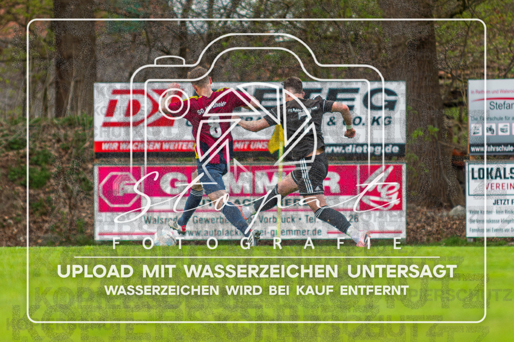 FGFSSGN-1028 | Linus Ahlden (SG Nordheide 3 #08) und Til-Lukas Hasse (FG Fulde-Stellichte 2 #07) beim Herren 3. Kreisklasse HK Spiel zwischen FG Fulde-Stellichte II und SG Nordheide III im Fulder Zentralstadion, Fulde (Simon Paul Stopat) - Realisiert mit Pictrs.com