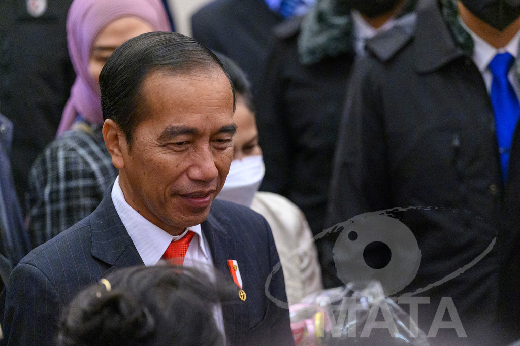 _DWA5489 | Welcoming Jokowi Widodo's arrival by the Indonesian people at Kastens Luisenhof Hotel in the context of the opening of Hannover Messe with Indonesia as Country Partner. Hannover, 15.04.2023 - Realisiert mit Pictrs.com