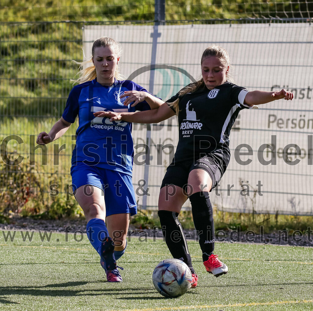2023-10-21_069_FC_Langengeisling_gegen_TSV_Eching | Erding, Deutschland, 21.10.2023:
Fußball, Bezirksoberliga 2023 / 2024, 8. Spieltag, FC Langengeisling gegen TSV Eching, Endergebnis: 0:0

Marie Huber (FC Langengeisling, #2), Katrin Schwentner (TSV Eching, #2)

Foto: Christian Riedel / fotografie-riedel.net