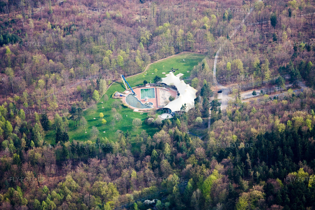 Luftbild: Waldbad im Ortsteil Schöllbronn in Ettlingen im Bundesland Baden-Württemberg in Deutschland. Foto: IMG_17745.jpg vom 12.04.2009 durch Werner Riehm/FLY-FOTO.de