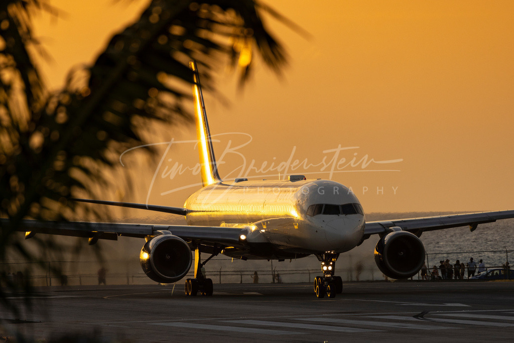 110 | Buy high-quality aviation and travel photography prints by professional photographer Timo Breidenstein. Authentic images, professionally printed, worldwide shipping. - Realisiert mit Pictrs.com