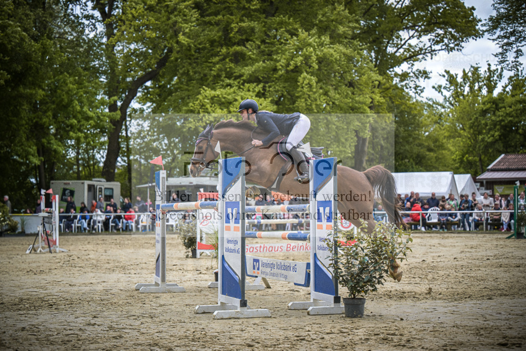 DOS_0597 | Entdecke hochwertige Reitturnierfotos von Foto Oger. Professionell, emotional und authentisch – jetzt Lieblingsmomente im Shop bestellen.Deutschlandweite Turnierfotografie. - Realisiert mit Pictrs.com