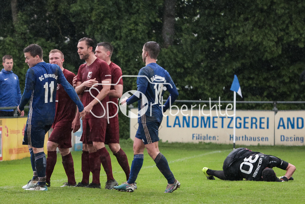 BC Aichach - FC Rennertshofen | Rudelbildung nach Foul von BCR #11 an BCA #30