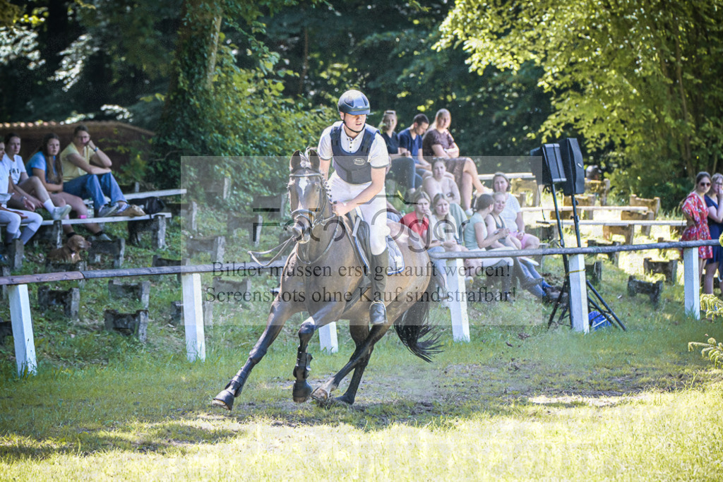 DOS_6383 | Entdecke hochwertige Reitturnierfotos von Foto Oger. Professionell, emotional und authentisch – jetzt Lieblingsmomente im Shop bestellen. - Realisiert mit Pictrs.com