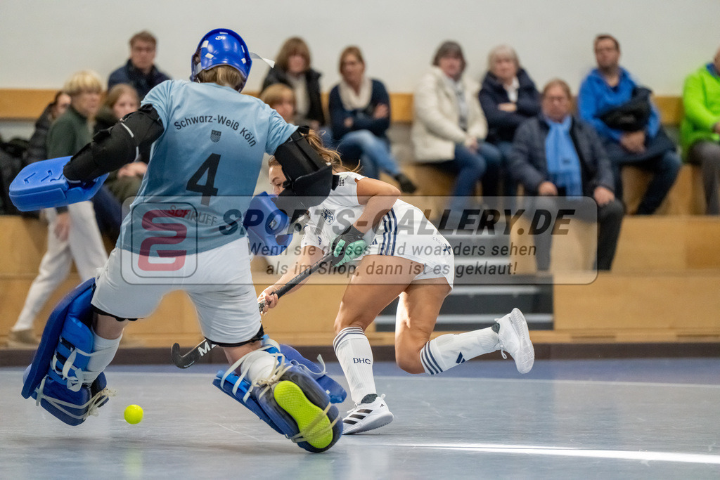 HK_20241201_109504 | 1. Bundesliga Halle Damen Düsseldorfer HC - Schwarz Weiss Köln am 1.12.2024 DHC, Düsseldorf , Tessa Schubert ( Düsseldorfer HC #28 )