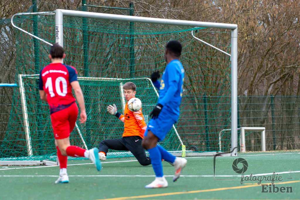 GVO Oldenburg-VFL Germania Leer | Herren Bezirks-Testspiel; GVO Oldenburg (rot)-VFL Germania Leer (blau) am 02.03.2025 in Oldenburger (Sportpark Osternburg); Photo: Philip Eiben 2025 - Realisiert mit Pictrs.com