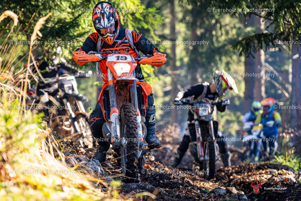 fuernholzer_241026-C2-125 | Fotografische Impressionen von der Red Stag Enduro Extreme by fuernholzer-photography.com. Endurosport in Österreich fotografisch festgehalten von fuernholzer. Auftragsfotografie für Private, Gewerbefotos und Industriefotografie. Eventfotografie, Sportfotografie und Motorsportfotografie. Anbieter von Fotoworkshops, Fototraining, fotografischen Vorträgen und Fotoseminaren.