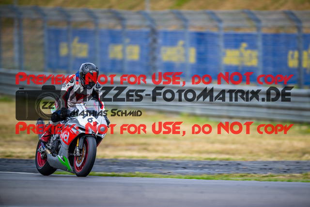 MaZZes_FotoMatrix_230719_2074 | WEISS