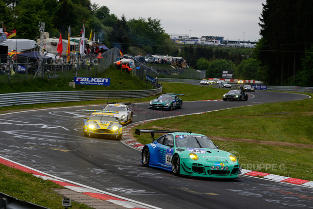 Motorsports / 24 Stunden Nürburgring 2015, Nürburgring-Nordschleife, GER | Peter Dumbreck, Wolf Henzler, Martin Ragginger, Alexandre Imperatori - Realisiert mit Pictrs.com