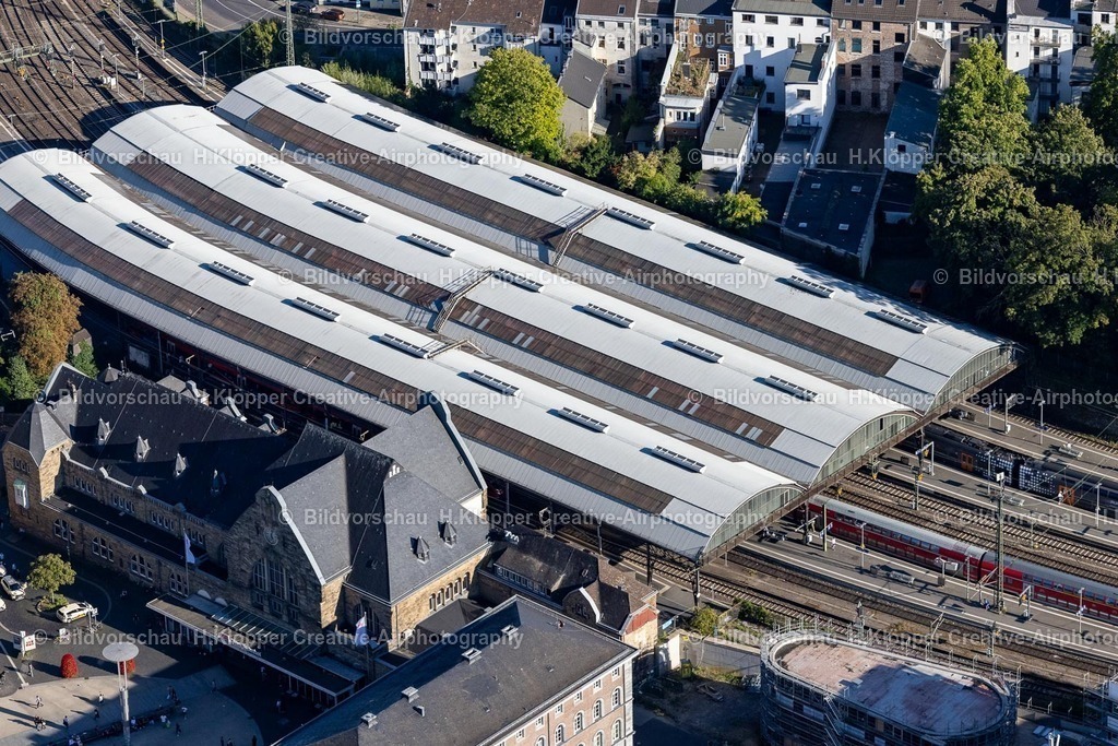 Lufbilder Aachen-6163 | Gleisverlauf und Gebäude des Hauptbahnhofes am Bahnhofplatz im Ortsteil Mitte in Aachen im Bundesland Nordrhein-Westfalen, Deutschland. - Realisiert mit Pictrs.com