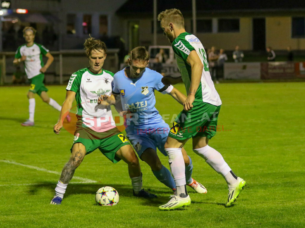 VST Völkermarkt - SVG Bleiburg 2-2, Kärntner Liga 2. Runde | Raphael Kulterer (VST Völkermark #20) Ziga Anzelj (VST Völkermark #10) VST Völkermarkt - SVG Bleiburg 2-2 am 08.08.2023 in Völkermarkt
(Lilienberg Arena), Austria, (Photo by Ernst Krawagner sport-fan.at) - Realisiert mit Pictrs.com