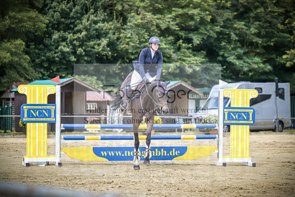 DOS_6915 | Entdecke hochwertige Reitturnierfotos von Foto Oger. Professionell, emotional und authentisch – jetzt Lieblingsmomente im Shop bestellen.Deutschlandweite Turnierfotografie. - Realisiert mit Pictrs.com